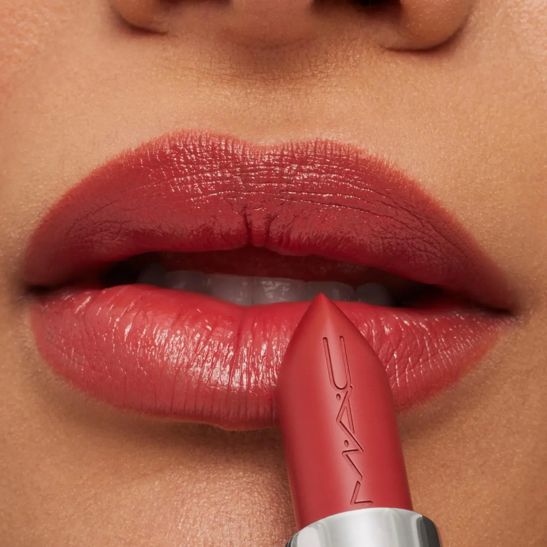 Mac Cosmetics Huulimeikit<MAC Mini Macximal Sleek Satin Lipstick huulipuna 1,5 g