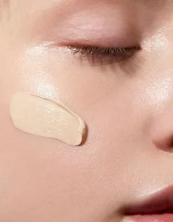 MÁDARA Meikit|Kasvomeikit<Madara Skinonym Semi-Matte Peptide Foundation Peptidimeikkivoide 30 ml