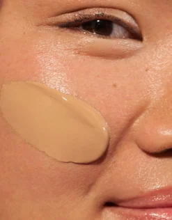 MÁDARA Meikit|Kasvomeikit<Madara Skinonym Semi-Matte Peptide Foundation Peptidimeikkivoide 30 ml