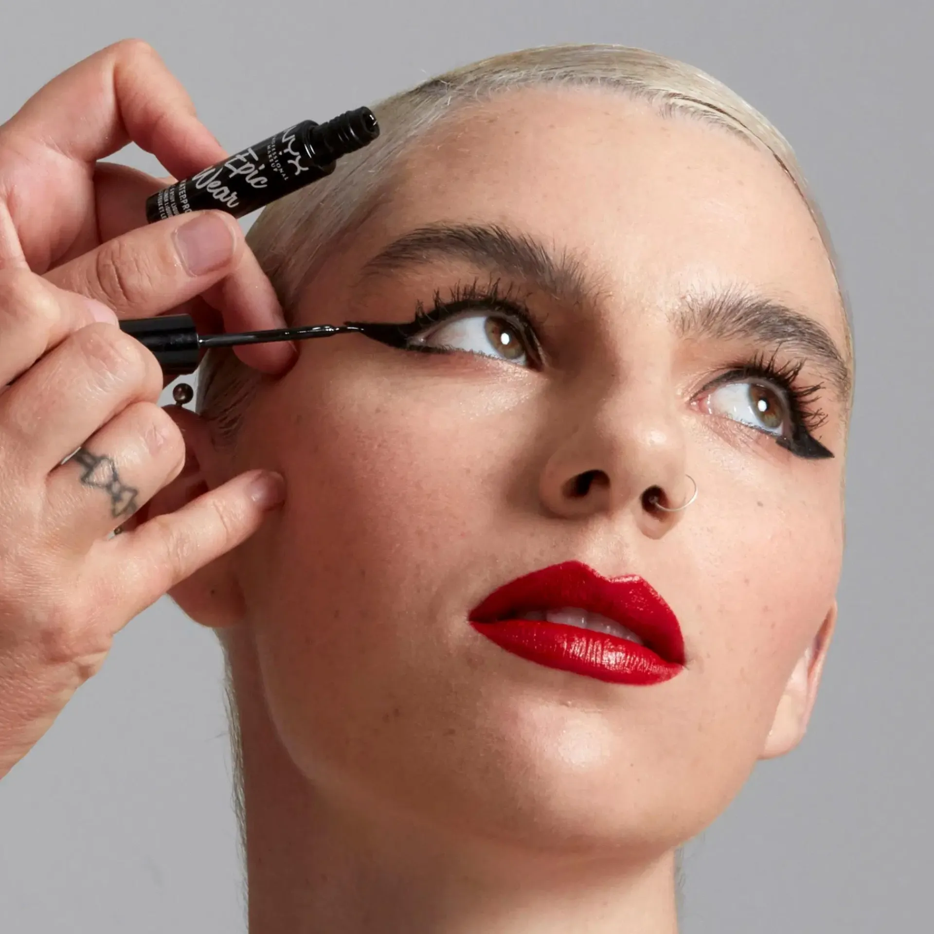 NYX Professional Makeup Silmämeikit<Epic Wear Semi Permanent Liquid Liner silmänrajauskynä 3,5 ml