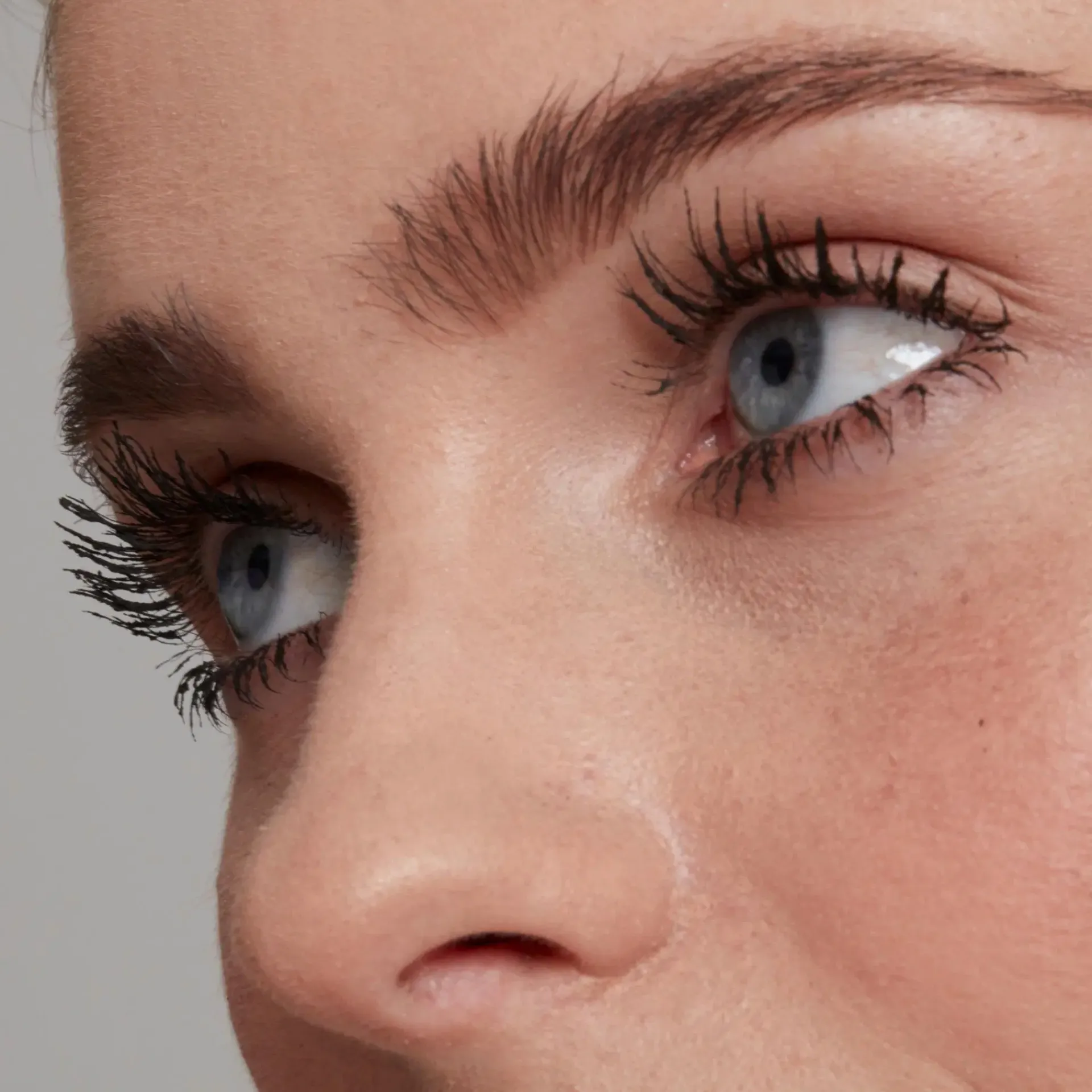 NYX Professional Makeup Silmämeikit<On The Rise ripsiseerumi 10 ml