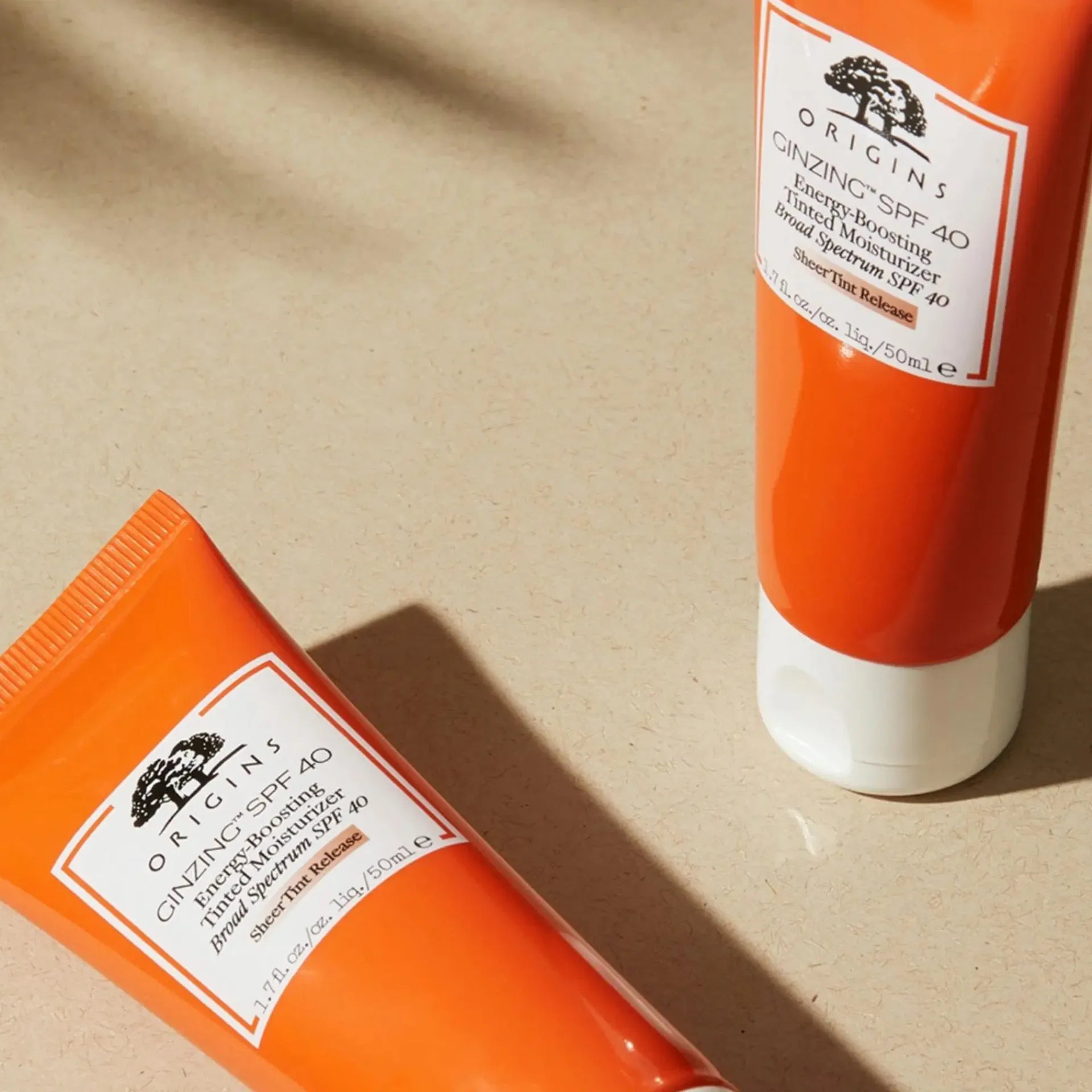 Origins Ihonhoidon Tehoaineet|Kasvojenhoito<GinZing™ Energy-Boosting Tinted Moisturizer sävyttävä päivävoide 50 ml