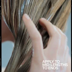 Redken Hiustenhoito<Acidic Grow Full System tuuheuttava hoitoaine oheneville tai latteille hiuksille. Antaa täyteläisyyden tunnetta tyvelle.