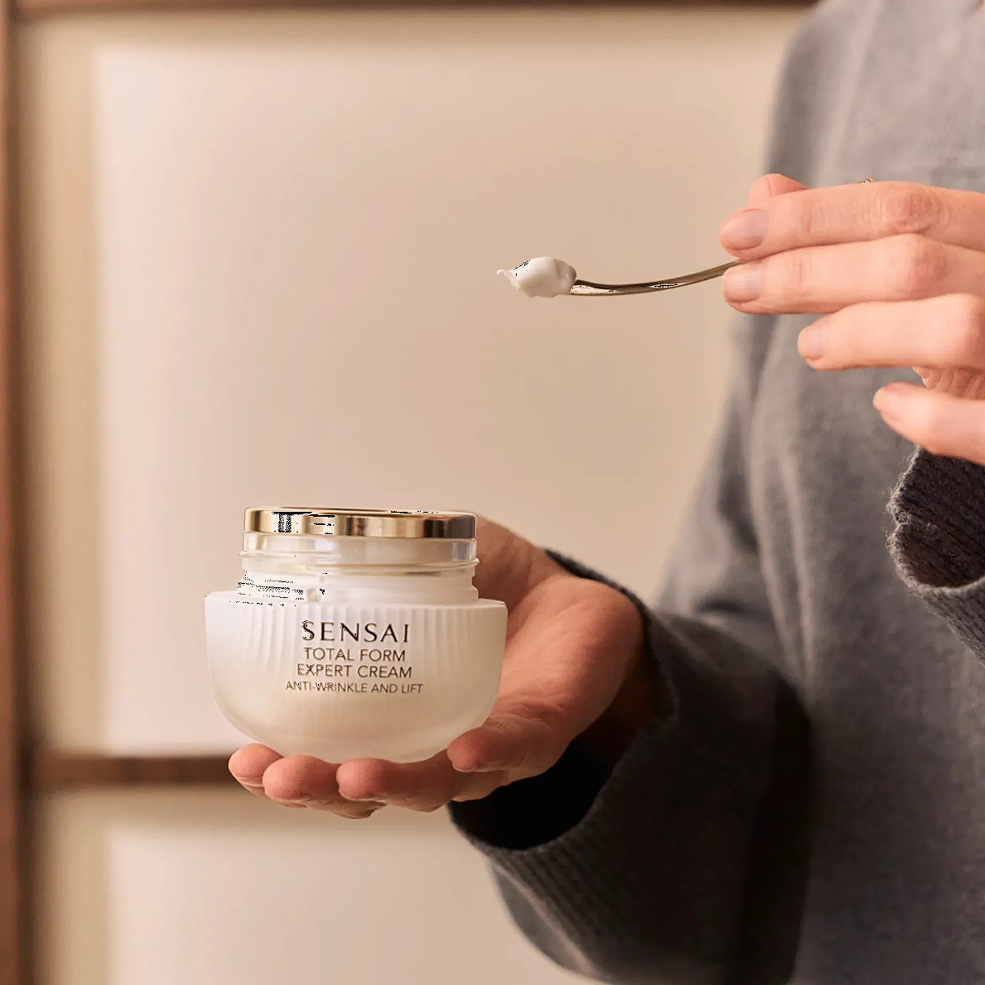 SENSAI J-Beauty|Kasvojenhoito<Total Form Expert Cream anti-ageing kasvovoide 50 ml