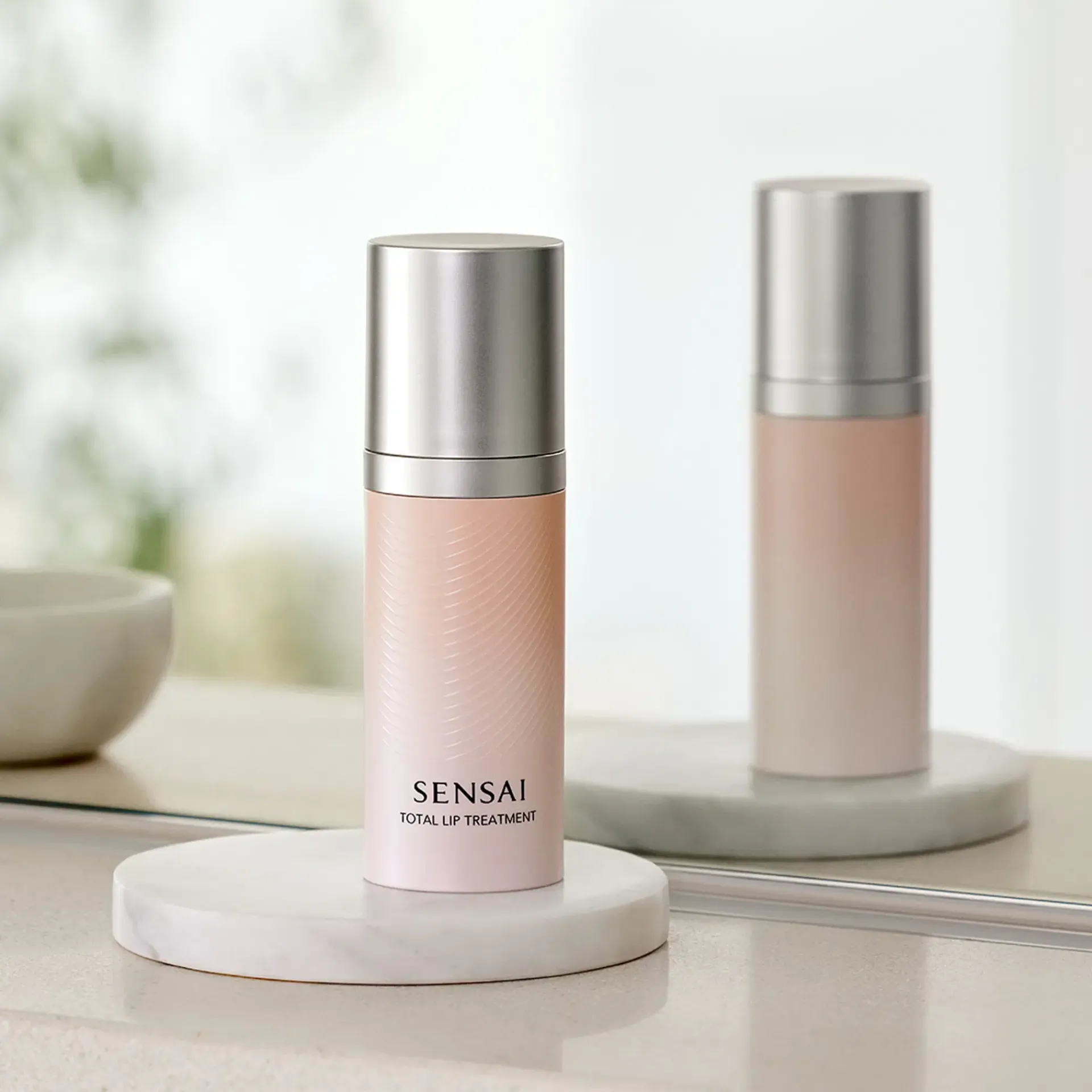 SENSAI J-Beauty|Kasvojenhoito<Total Lip Treatment huultenympärysihon hoitovoide 15 ml