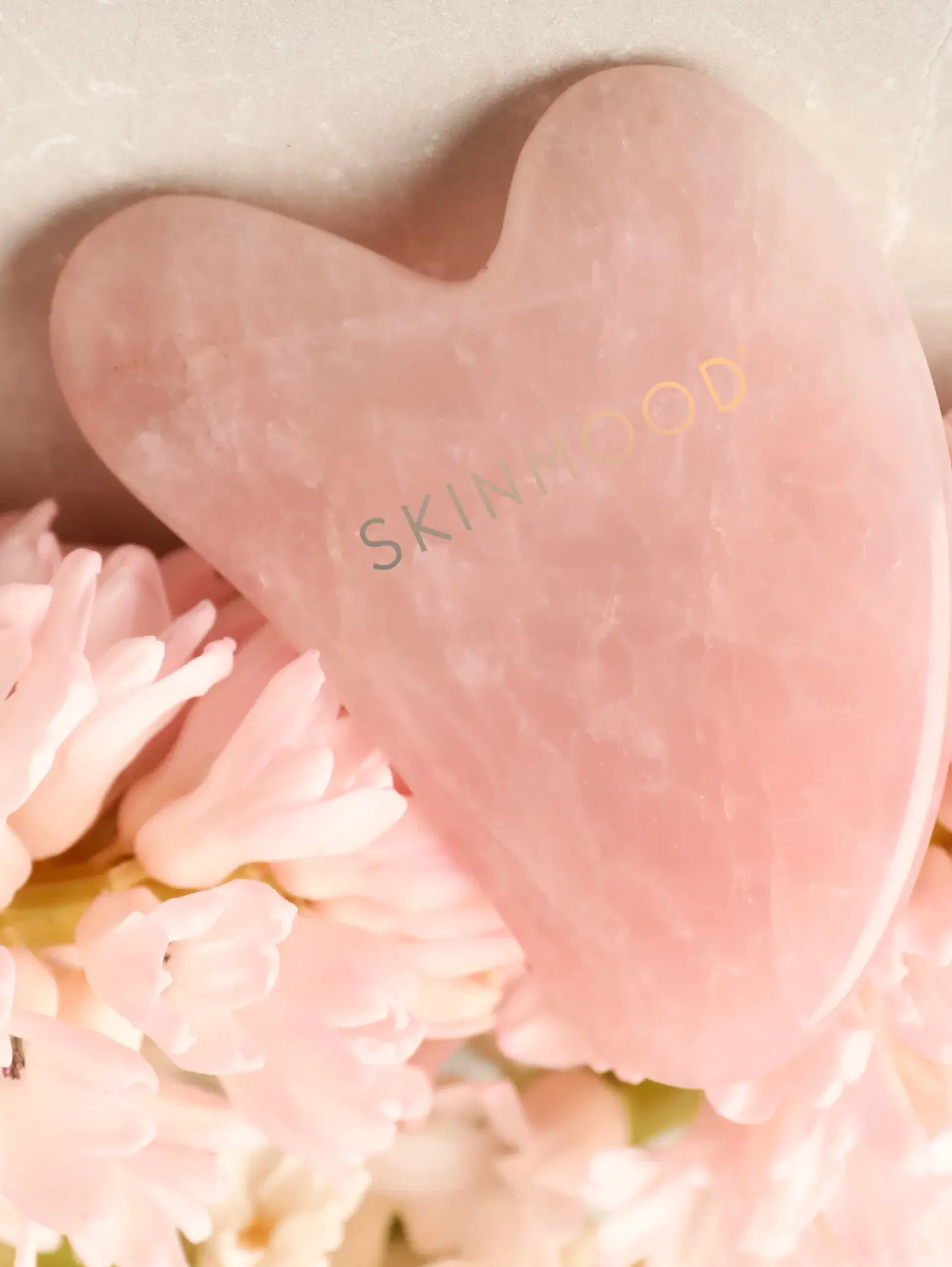 SkinMood Vartalonhoito<® Gua sha hierontakivi ruusukvartsia